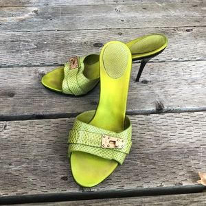 Vintage Gucci heels in lime green lizard skin!